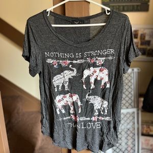 L Love J graphic elephant tee